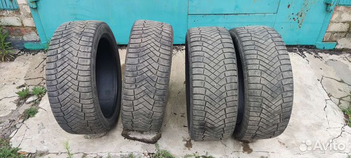 Pirelli Ice Zero 245/45 R19 102H