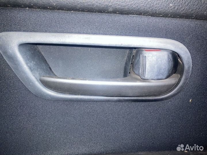 Правая ручка двери внутренняя mazda 6 gh