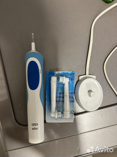 Зубная щетка oral b