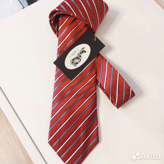 Галстук новый в подарочной упаковке