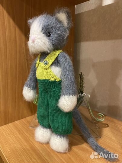 Вязаные игрушки.Зайка.Котик в комбинезоне