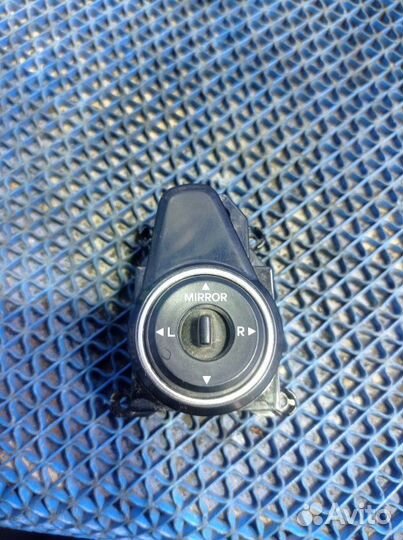 Блок управления зеркалами Hyundai I40 седан G4NA