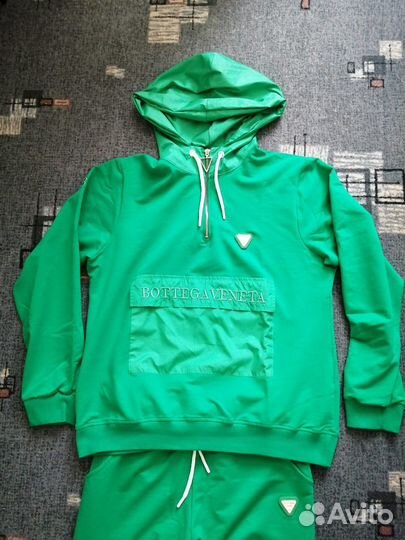 Костюм спортивный женский новый