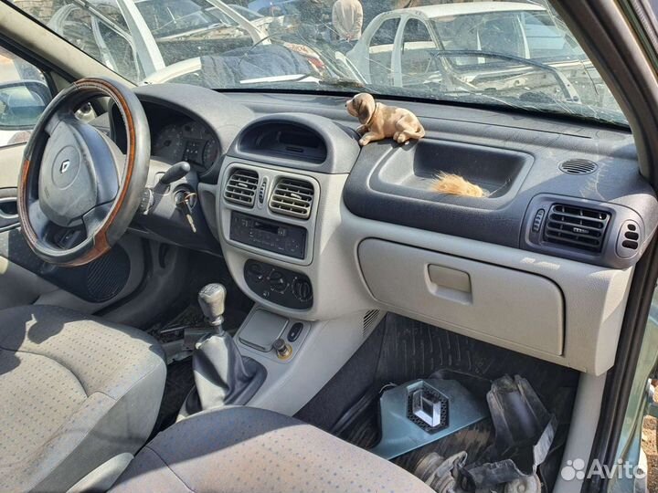 В разборе Renault Symbol 1.4