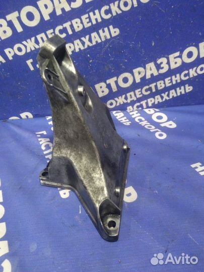 Крепление двигателя Volkswagen Passat B5 седан AVB
