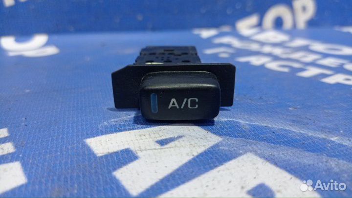 Кнопка кондиционера Nissan Primera P11 седан