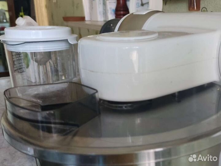 Кухонный комбайн Bosch MUM4880