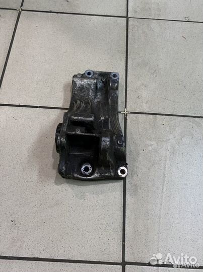 Кронштейн гур Volkswagen Golf 4