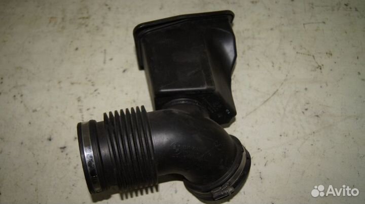 Патрубок корпуса воздушного фильтра BMW 530i F10