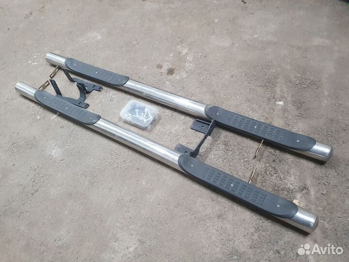 Пороги с проступями Toyota rav4 (CA40)