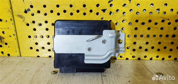 Блок управления полным приводом Toyota Land