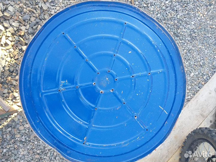 Бочка из 200 литров металлическая под воду