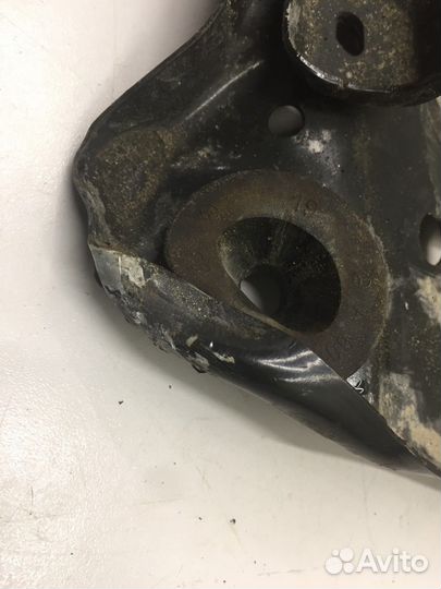 Площадка под аккумулятор (Mercedes-Benz GLA-class)