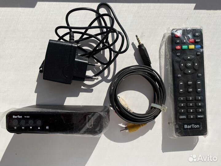 Цифровая тв приставка BarTon TH-563