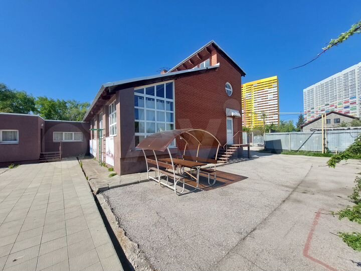 Дом 175 м² на участке 15 сот.