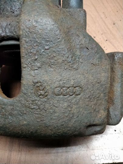 Суппорт передний левый VW Пассат b5