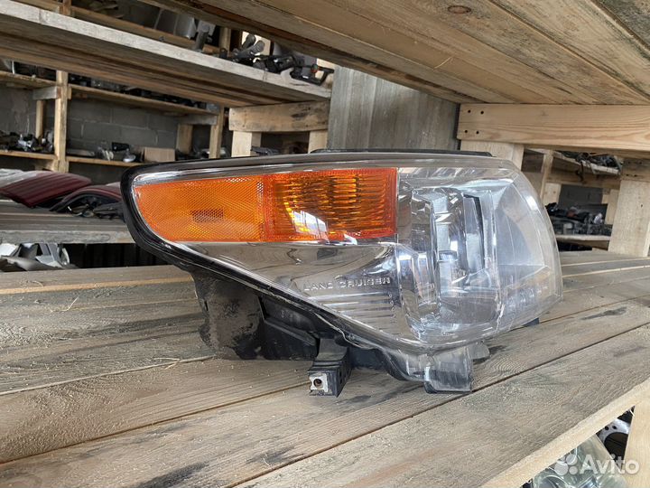 Правая фара Land Cruiser 200