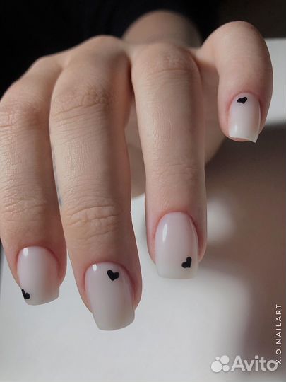 Модель на маникюр