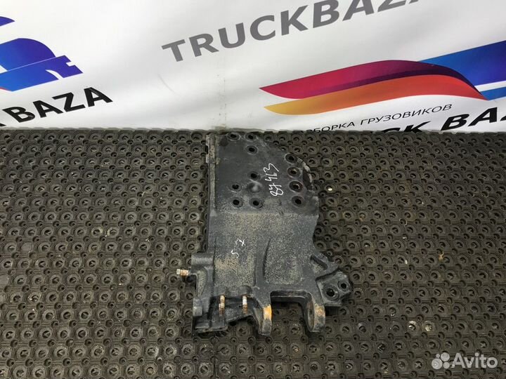 Кронштейн переднего бампера правый Scania 5-series