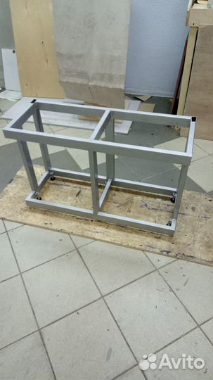 Тумба под аквариум на металлокаркасе