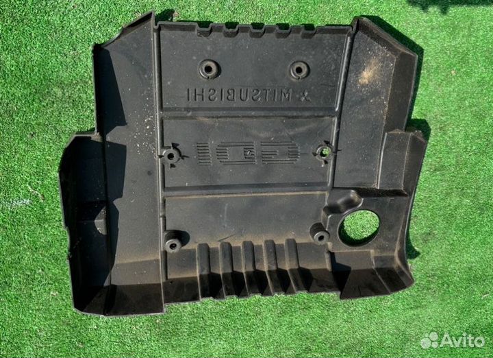 Декоративная крышка двигателя Mitsubishi Carisma