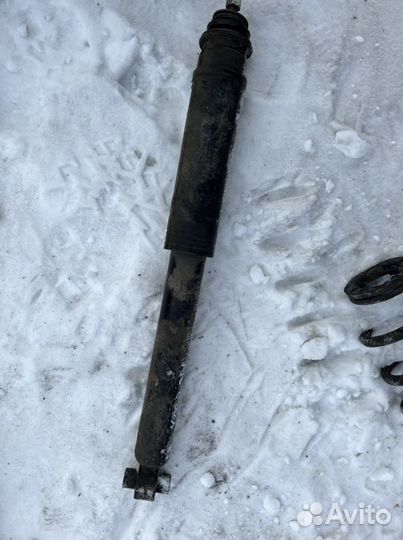 Амортизатор задний Toyota Verso R2 09-18