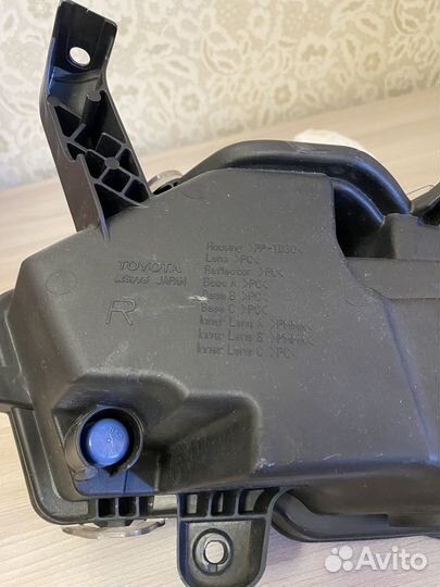 Фара поворотник правая и кронштейн на lexus NX200T