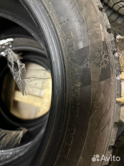 Roadstone Winguard Spike 255/55 R17 98T