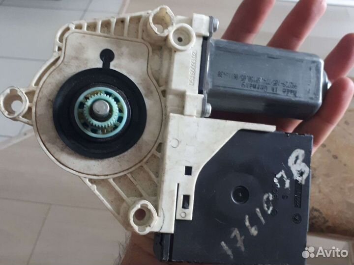 Стеклоподъемников