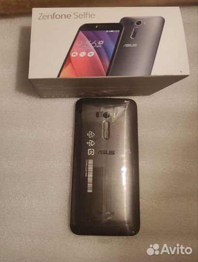 ASUS ZenFone Selfie ZD551KL, 3/32 ГБ