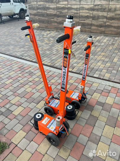 Домкрат подкатной грузовой 30т, 50т, 60т