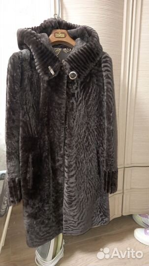 Шуба мутоновая с капюшоном 46