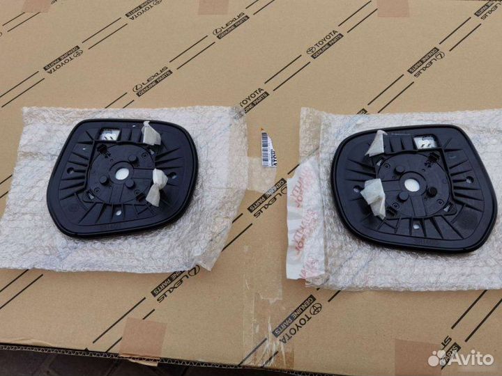 Зеркальный элемент Toyota Land Cruiser Prado 150