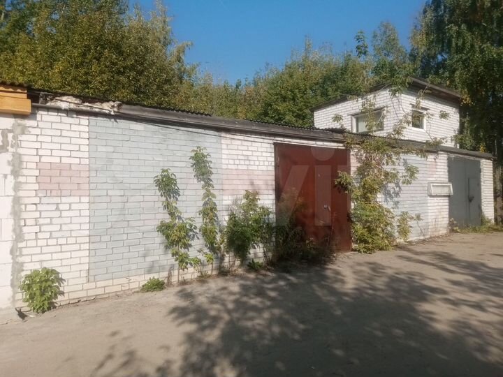 Гараж, > 30 м²