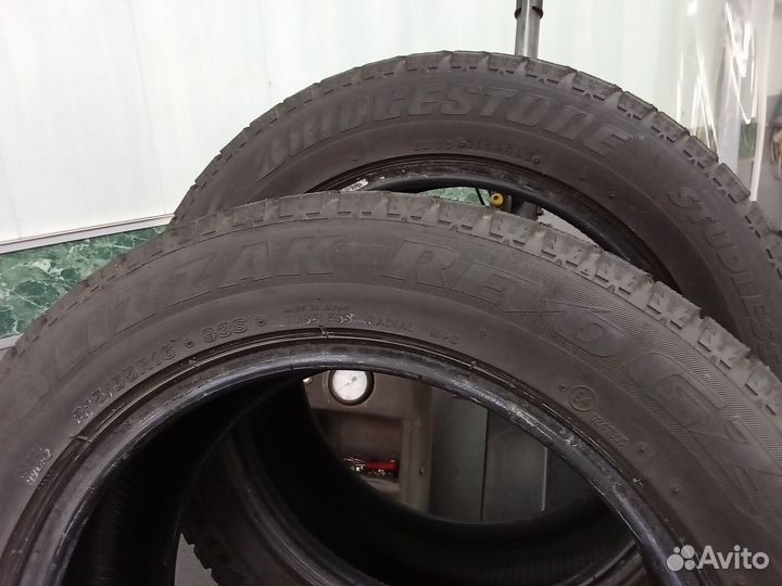 Bridgestone Blizzak Revo GZ 215/55 R16 93S