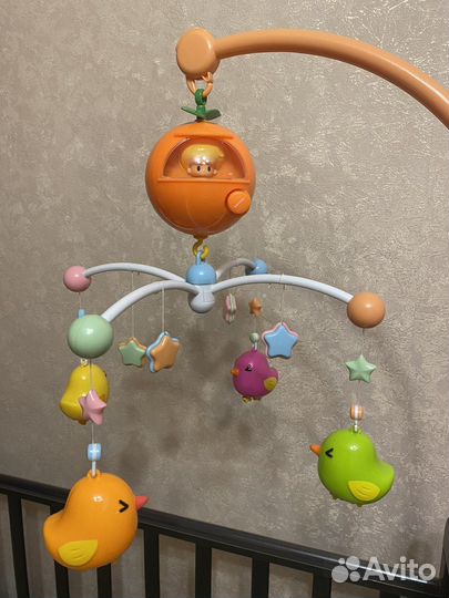 Музыкальная карусель на кроватку