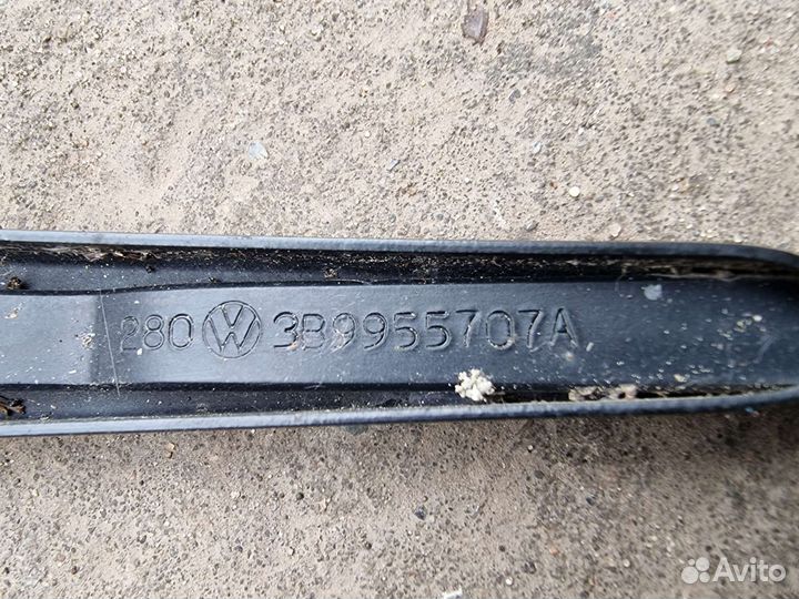 Поводок заднего дворника Пассат Б-5 универсал