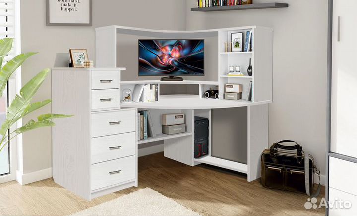 Компьютерный стол угловой с полками