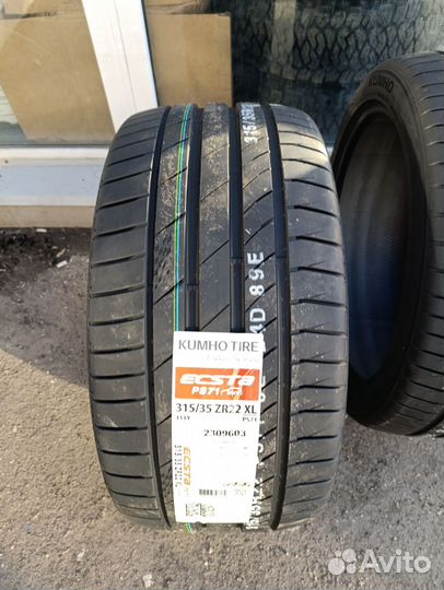 Kumho Ecsta PS71 275/40 R22 и 315/35 R22 111Y