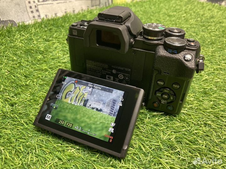 Olympus OM-D E-M10 Mark IV kit 14-42mm Новый