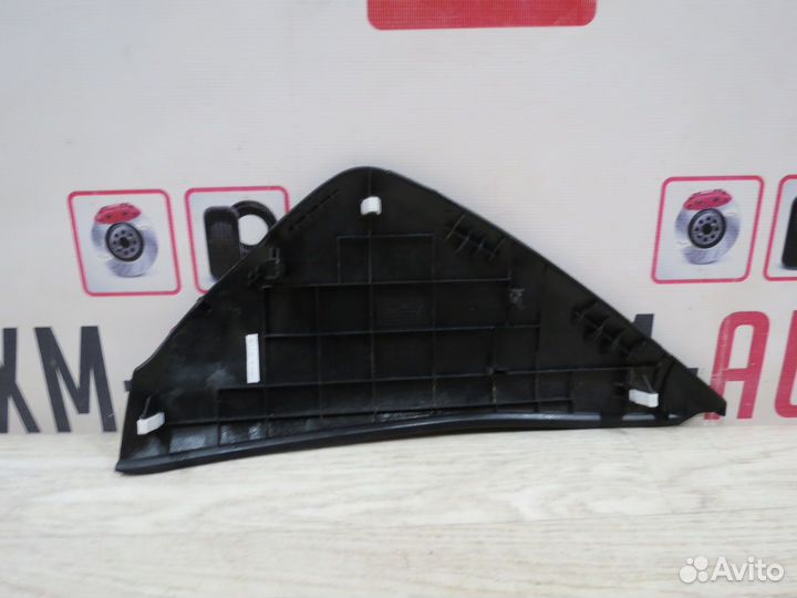 Накладка торпедо левая Kia Rio 3