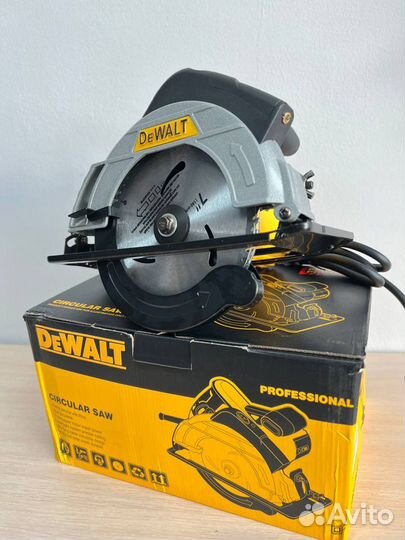 Дисковая пила Dewalt мощная с лазером