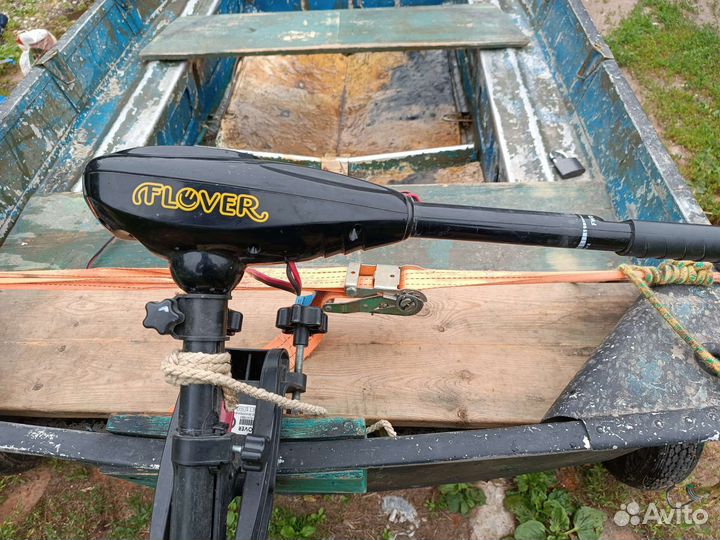 Лодка с мотором