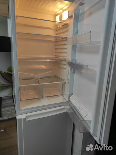 Холодильник leran