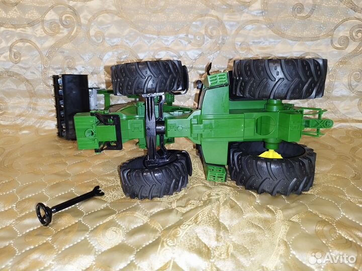 Трактор Bruder John Deere 7930 с погрузчиком