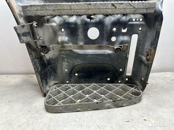Подножка кабины правая scania r114l