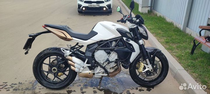 MV Agusta Brutale 675