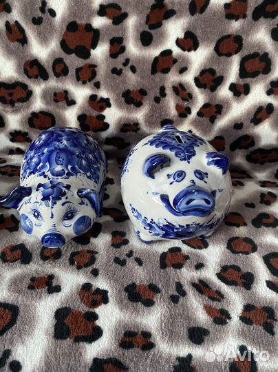 Гжельский фарфор, сувенир поросята коллекция