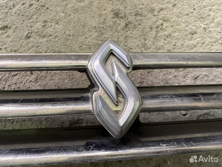 Решетка радиатора nissan skyline R33