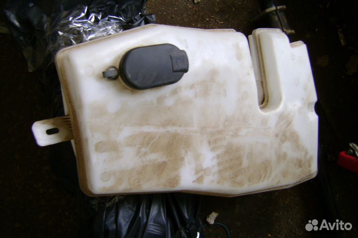 Renault Duster Бачок омывателя лобового стекла